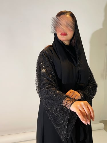 القماش كريب ملكي - تُل مع خرز وترتر