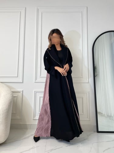 القماش كريب ملكي ، كسرات بالخلف