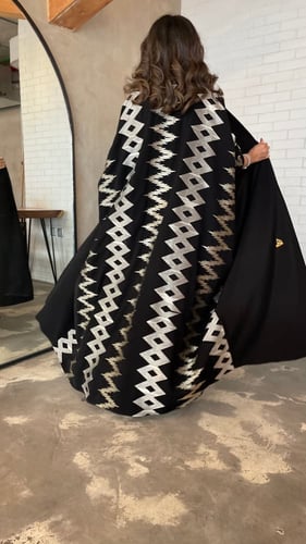 القماش كريب ملكي + الخلف كريب كطرز