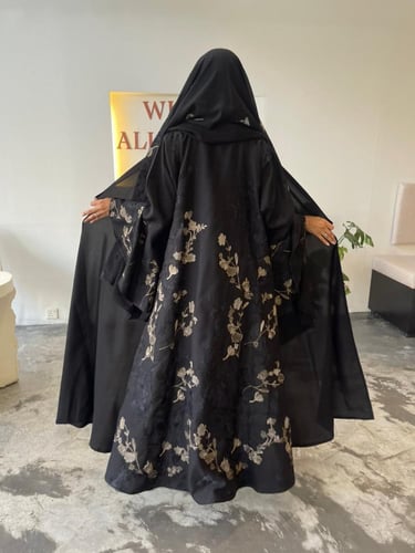 القماش كريب ملكي ، كريب مطرز اسود وفضي