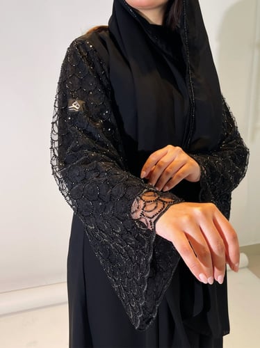 القماش كريب ملكي - تُل مع خرز وترتر