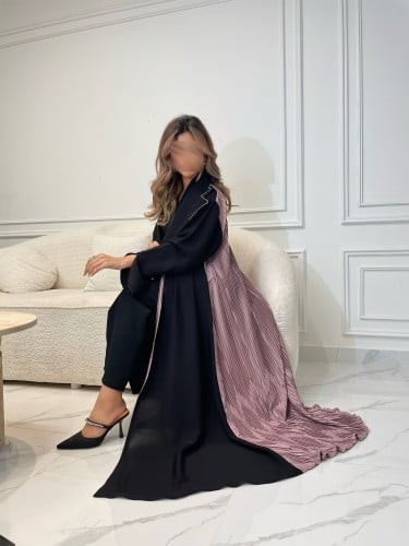 القماش كريب ملكي ، كسرات بالخلف