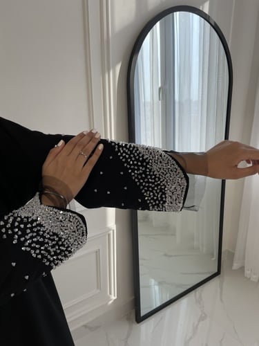 القماش كريب ملكي وخرز ياباني