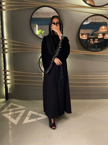 القماش كريب + الاكمام مخمل