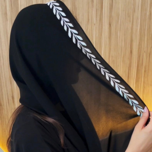 طرحه اسود بتطريز ابيض