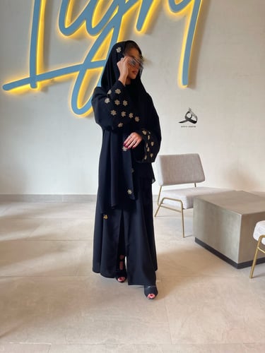 القماش كريب ملكي - خرز ذهبي