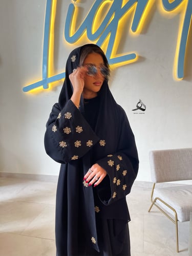 القماش كريب ملكي - خرز ذهبي