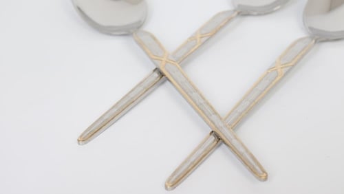 طقم ملاعق ستانلس ستيل عدد 6 قطع بتصميم عصري