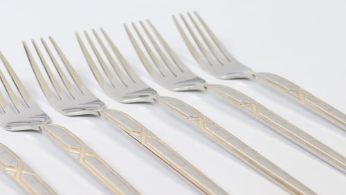 طقم شوك ستانلس ستيل عدد 6 قطع بتصميم عصري