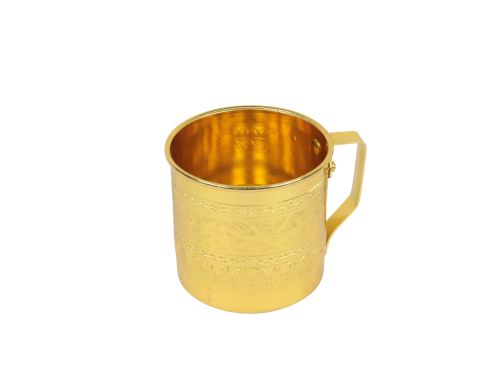 كوب منقوش بيد ذهبي