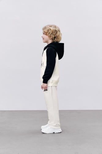 هودي أوف وايت و أسود للأطفال