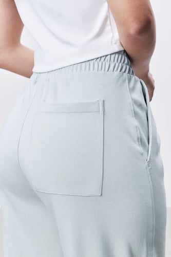 بنطال نسائي بيكيه أزرق سماوي