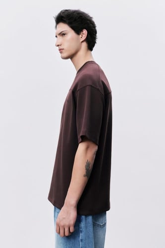 تيشيرت إنترلوك بني للجنسين