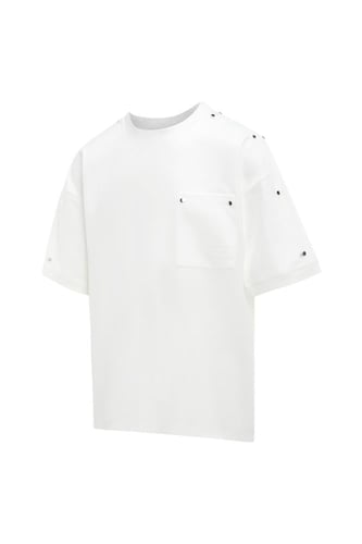 تيشيرت أوفرسايز بجيب تقني وتفاصيل على الأكتاف للجن...