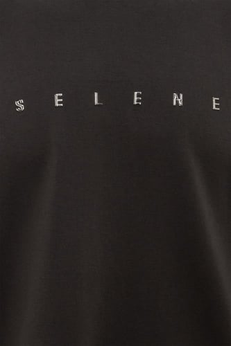 تيشيرت أوفرسايز بشعار SELENE للجنسين - رمادي غامق