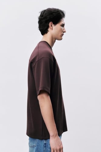 تيشيرت إنترلوك بني للجنسين