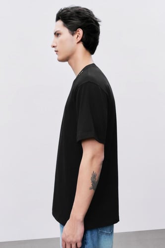 تيشرت أسود رجالي