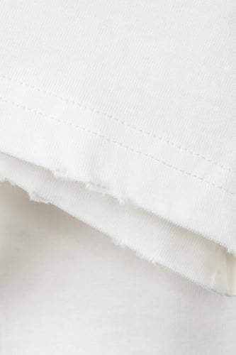 تيشيرت واسع للجنسين بشعار SELENE وتفصيل دب جانبي -...