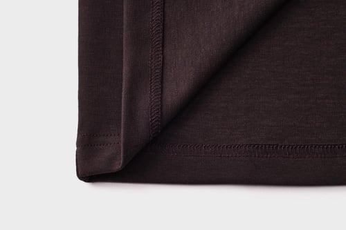 تيشيرت إنترلوك بني للجنسين