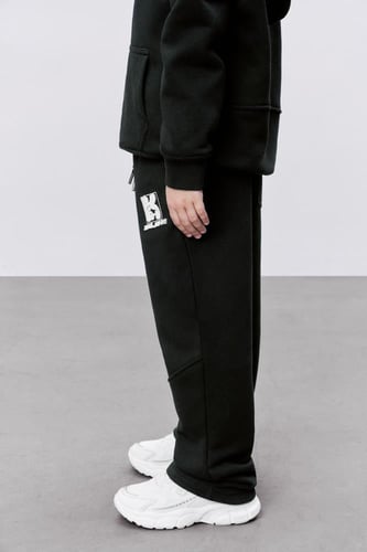 بنطال أسود للأطفال