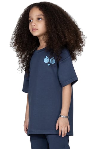 تيشيرت بشعار سيلين من الخلف للأطفال (ازرق)