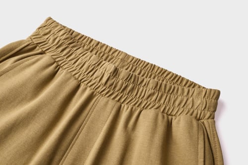 بنطال نسائي بيكيه ذهبي