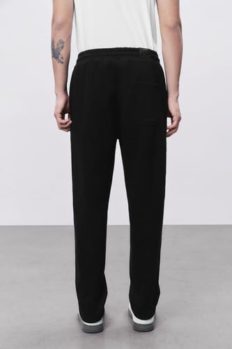 بنطال أسود رجالي