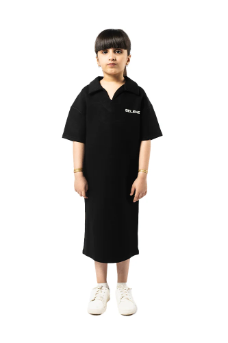 فستان اسود للبنات بياقة علوية وأكتاف منسدلة مع شعا...