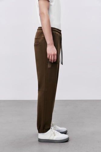 بنطال بني رجالي