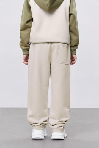 بنطال بيج للأطفال