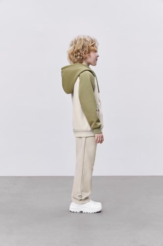 هودي أوف وايت و رمادي فاتح للأطفال