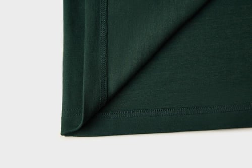 تيشيرت إنترلوك أخضر غامق للجنسين