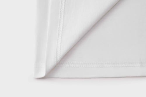 تيشرت أبيض للجنسين