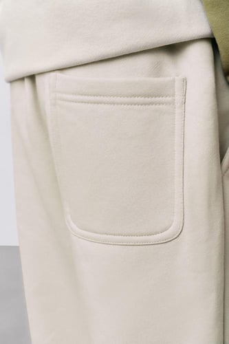 بنطال بيج للأطفال