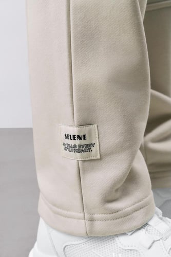 بنطال بيج للأطفال