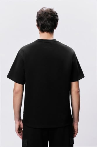 تيشرت أسود للجنسين