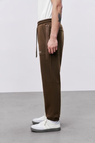 بنطال بني رجالي