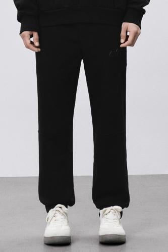 بنطال أسود رجالي