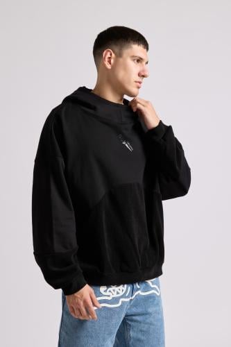 هودي بقصة واسعة ورقبة عالية بشعار سيلين للجنسين أس...