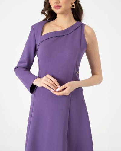 فستان بنفسجي بلمسة ساحرة