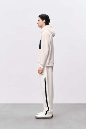 بنطال أبيض للجنسين