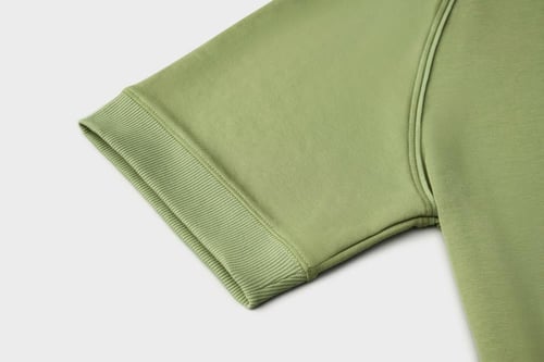 تيشيرت إنترلوك أخضر للجنسين