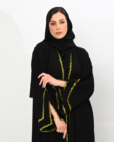 عباية بتطريز مموج