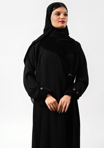 عباية مرد بياقة مخملية