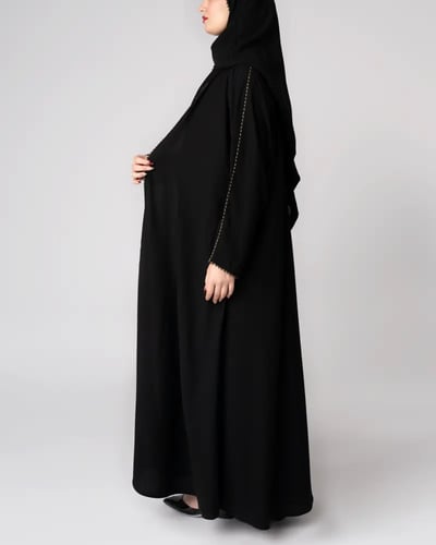 عباية بأطراف ناعمة ا نجمة تماراي