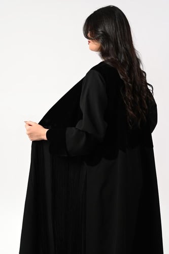 عباية كريب مخمل