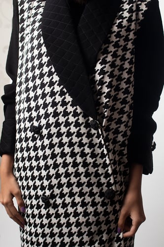 عباية تماراي أبيض وأسود