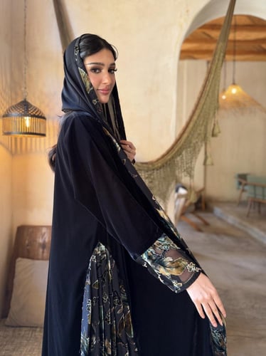 عباية مخمل كوري مموج