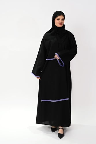 عباية اماراتي باطراف خيوط