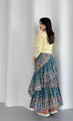 تنورة تركواز فلورز